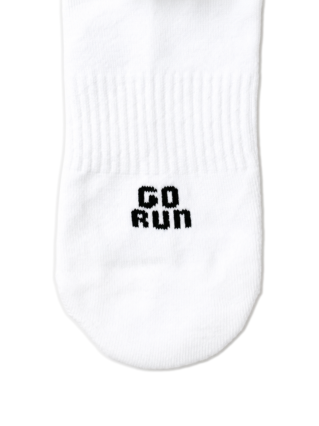GO RUN Performance moisture-wicking running socks in white, PAIRR 